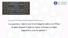 Jugement de travailler dans un emploi de la fonction publique dans lequel la barbe doit être rasée..